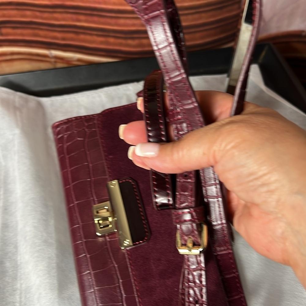 White House Black Market Elegant Burgundy Croc-Embossed Leather Suede crossbody - Picture 14 of 14